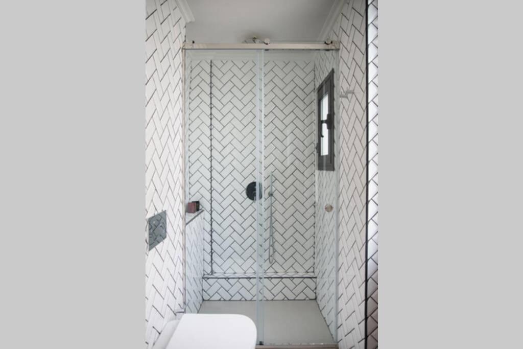 Stylish Decorated Apartment In Kolonaki Атина Екстериор снимка